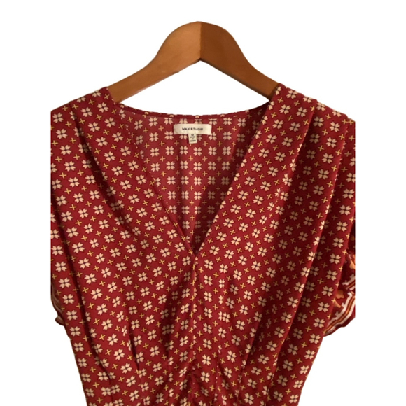 Women's Max Studio Red Floral Print Top - Picture 3 of 3